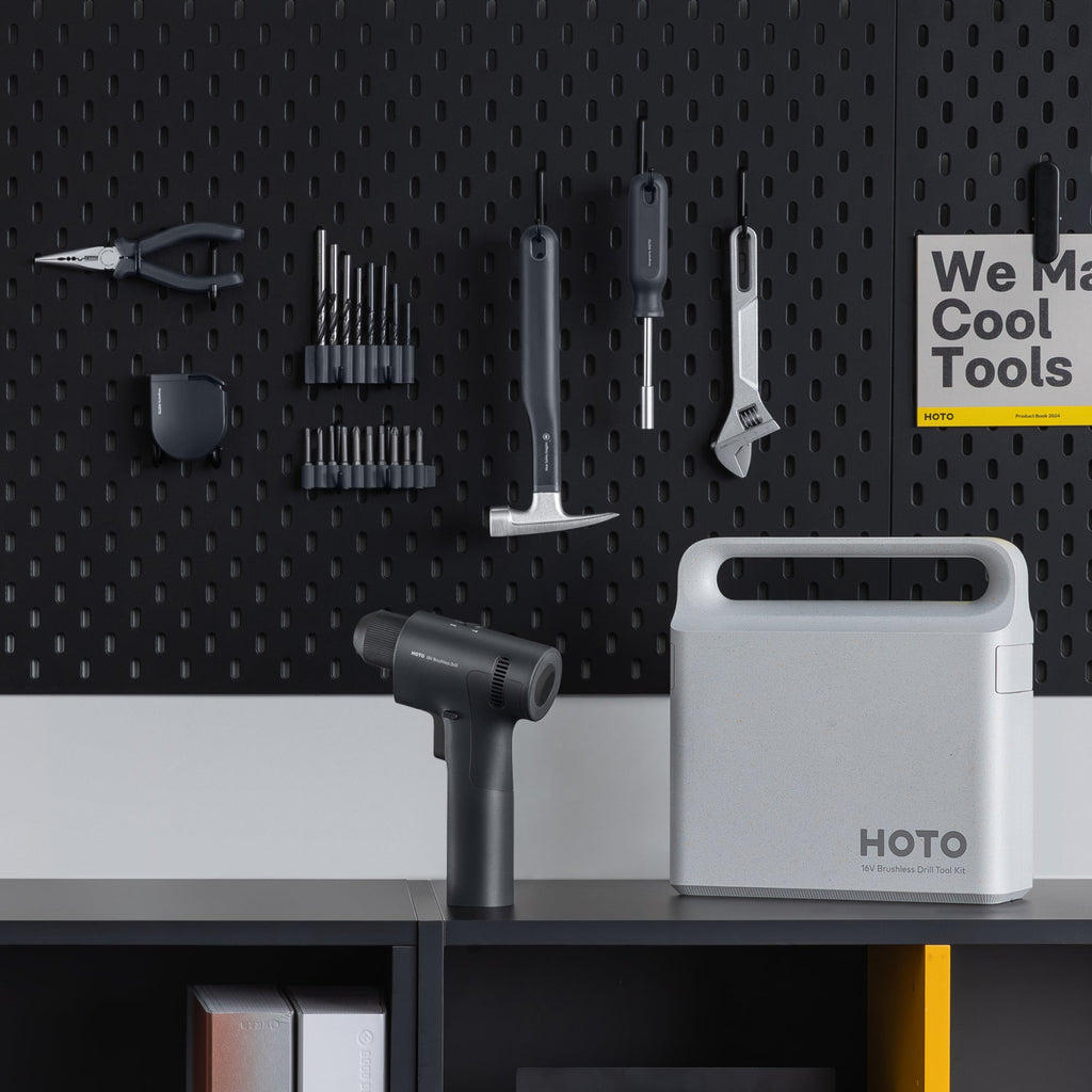 Fitted tool kit in gray case.