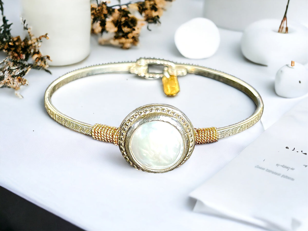 Luna Pearl Bracelet